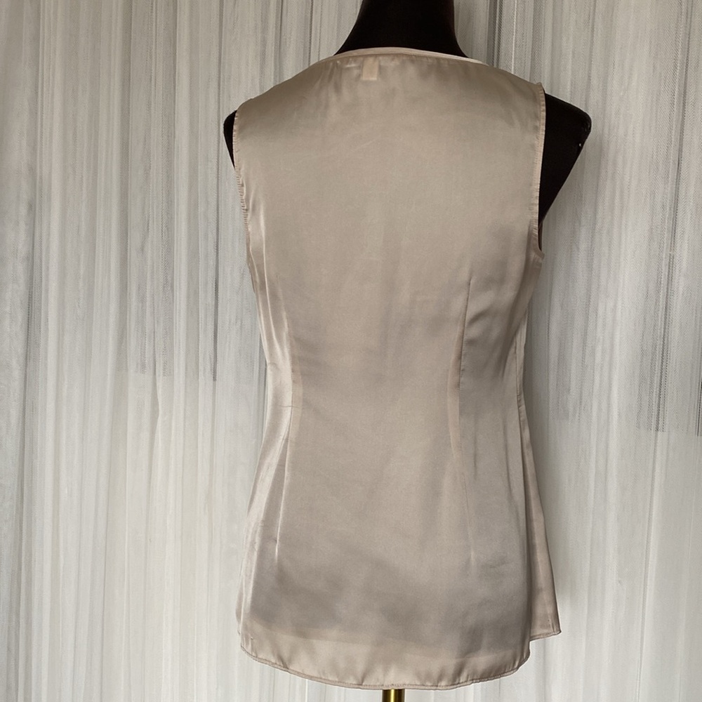 Banana Republic Floral Sleeveless Top - Blue/Purple and Sand. Size 4 - Picture 5 of 14
